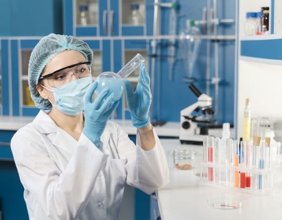 Especialista en Bioquímica en el Laboratorio Clínico